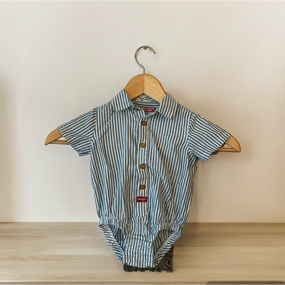 3/$22 Wrangler Striped Baby Diaper Shirt Blue White Short Sleeve Buttons Size 6M - Picture 1 of 4